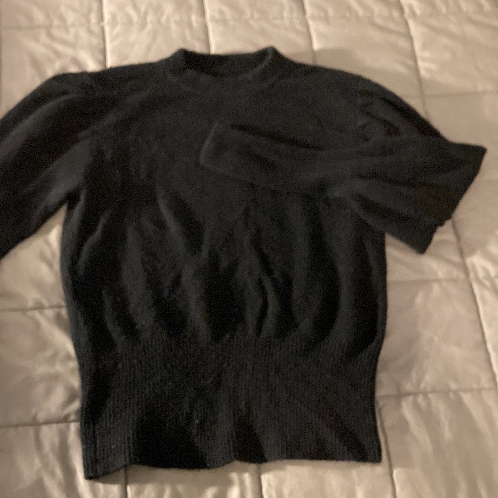 Who What Wear super soft black sweater with ballon sleeves, fitted waist. Small.